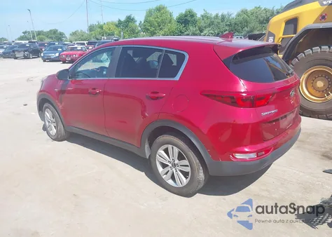 2018 Kia Sportage Lx z USA, uszkodzony, nr VIN KNDPMCAC4J7389912